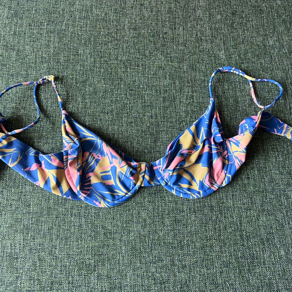 Skatie underwire top. Worn twice. Great condition. 36 DD